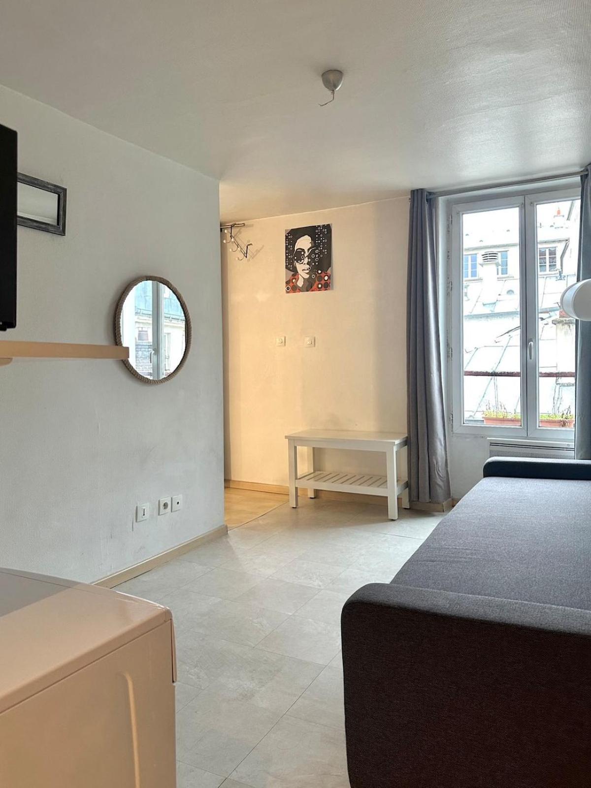 Chic In Ecouffes In Marais Apartment Paris