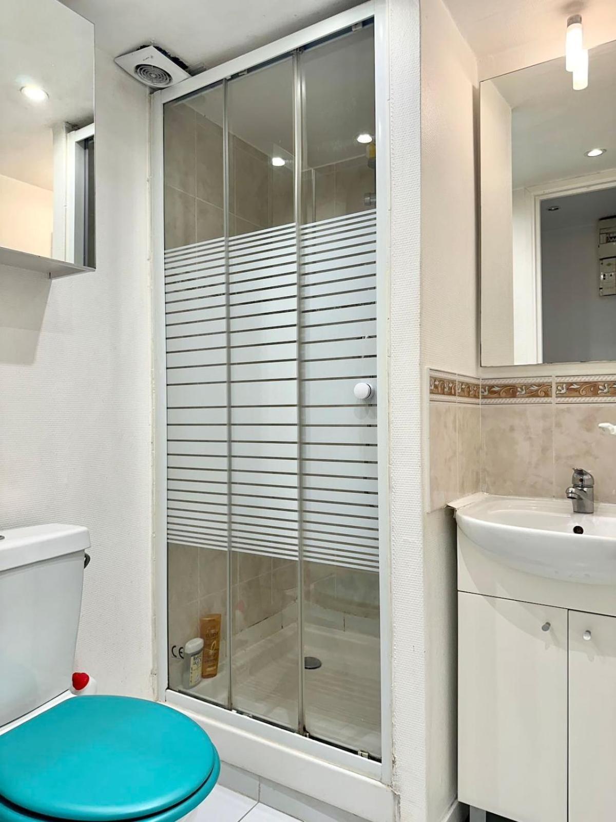 Apartment Chic In Ecouffes In Marais