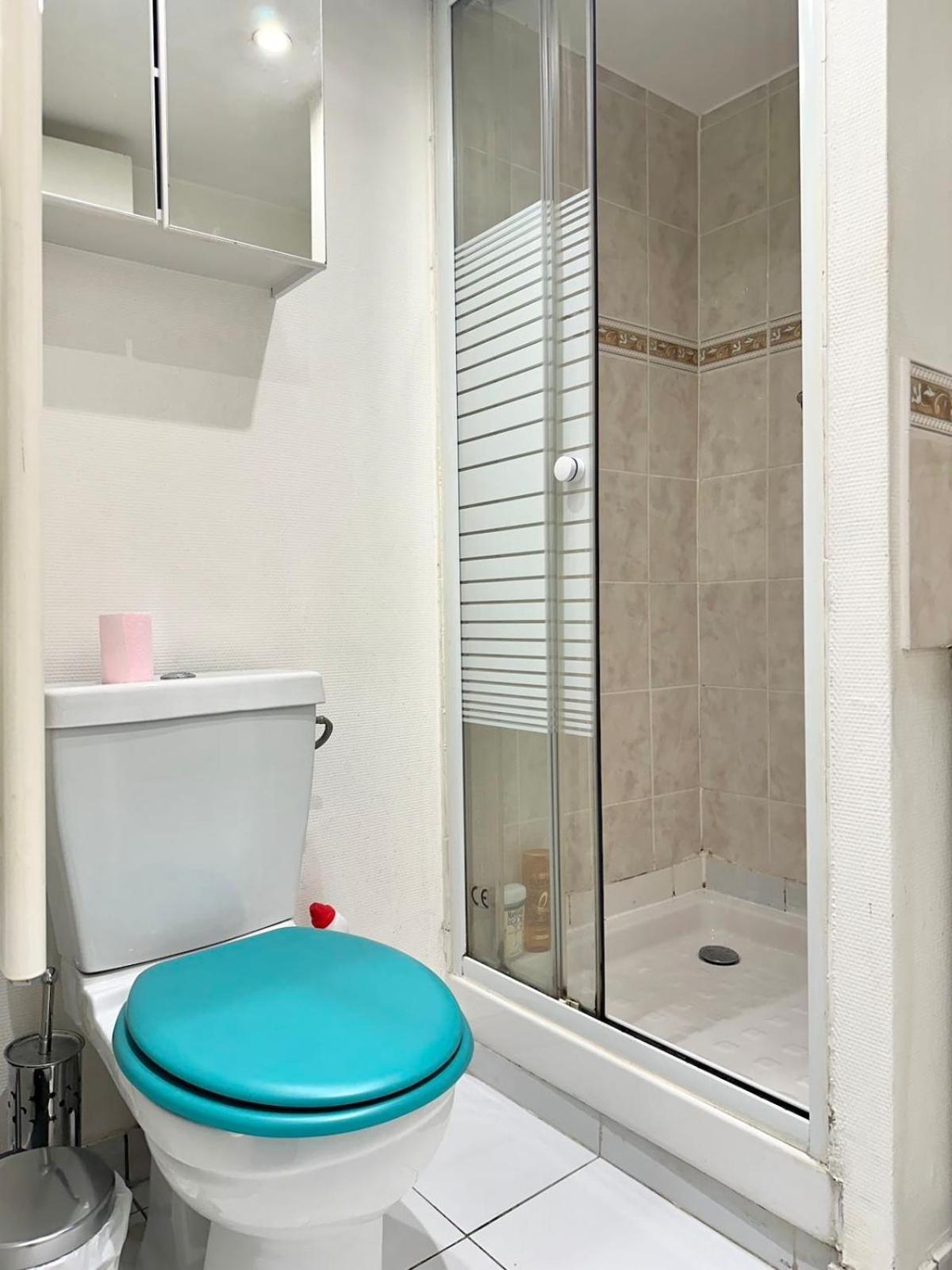 Chic In Ecouffes In Marais Apartment Paris